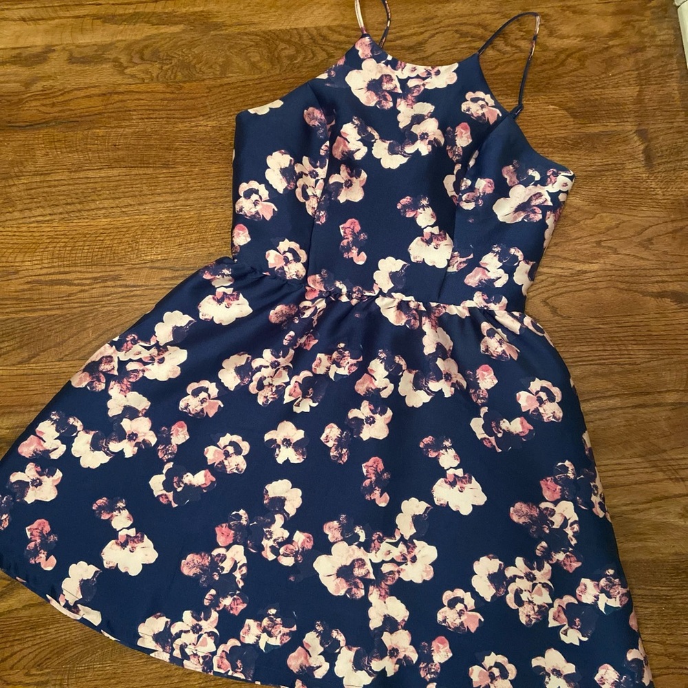 Nine Britton Floral Dress Size Medium